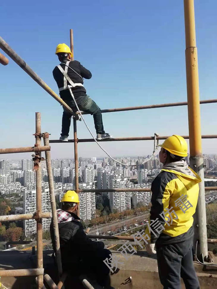 浙江嘉興某雷達(dá)站避雷針安裝現(xiàn)場5
